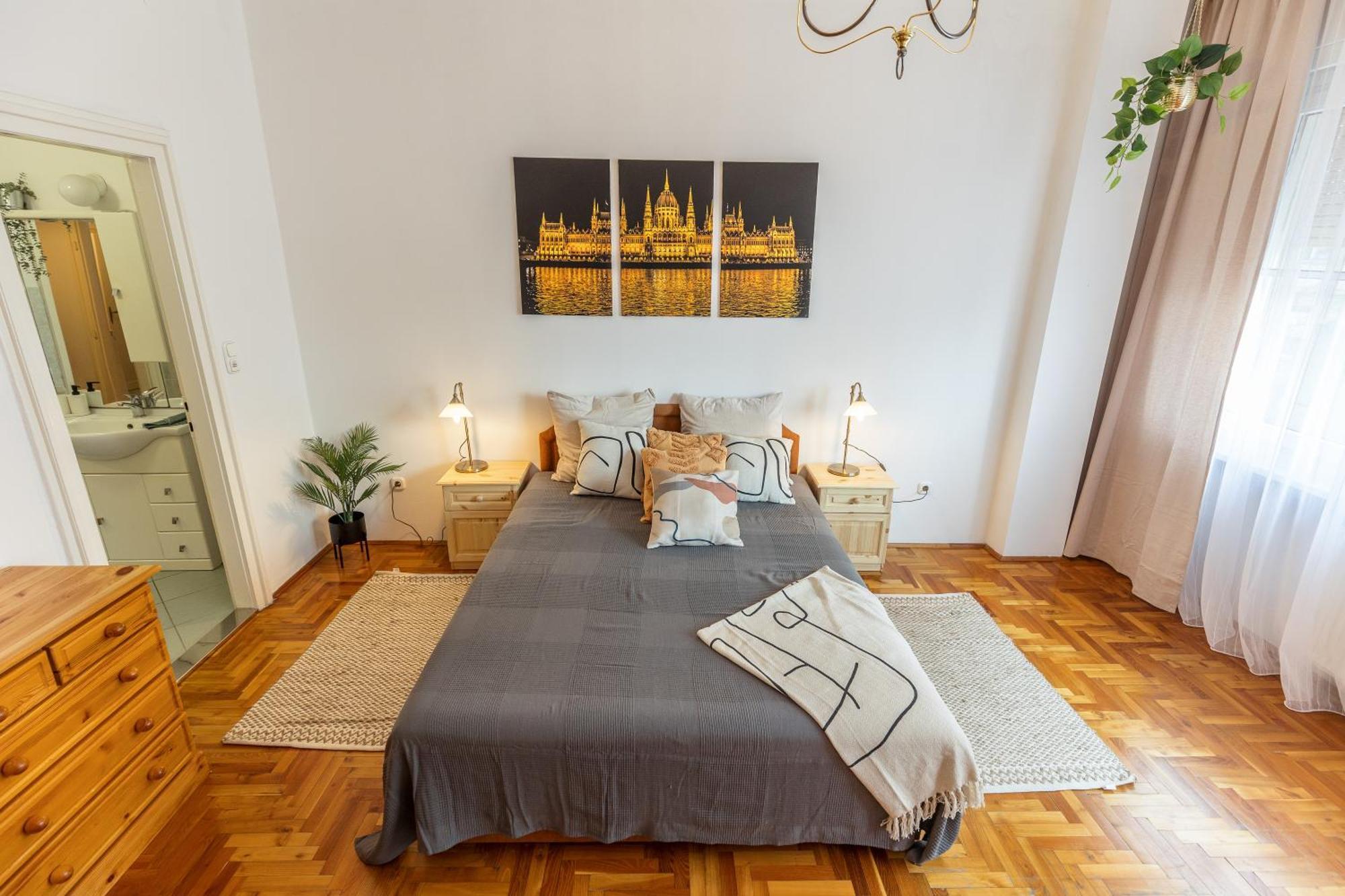 Bright & Spacious Riverside Apartment With Balcony Budapest Exterior photo